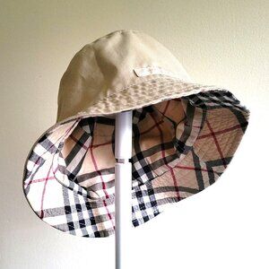 BURBERRY Reversible Cotton Hat / Beige / Authentic